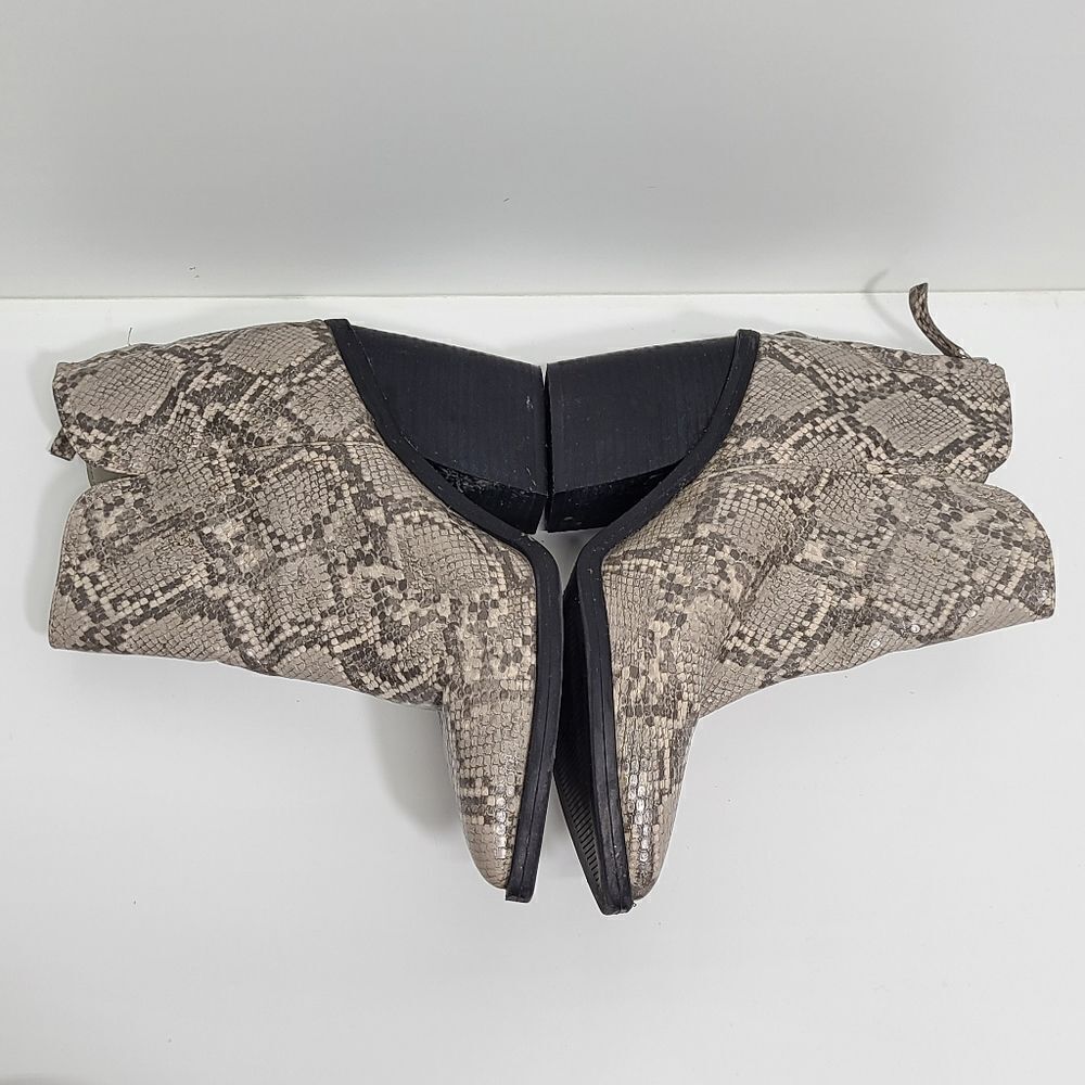 14th & Union Snakeskin Pattern Pointed Toe Ankle … - image 5